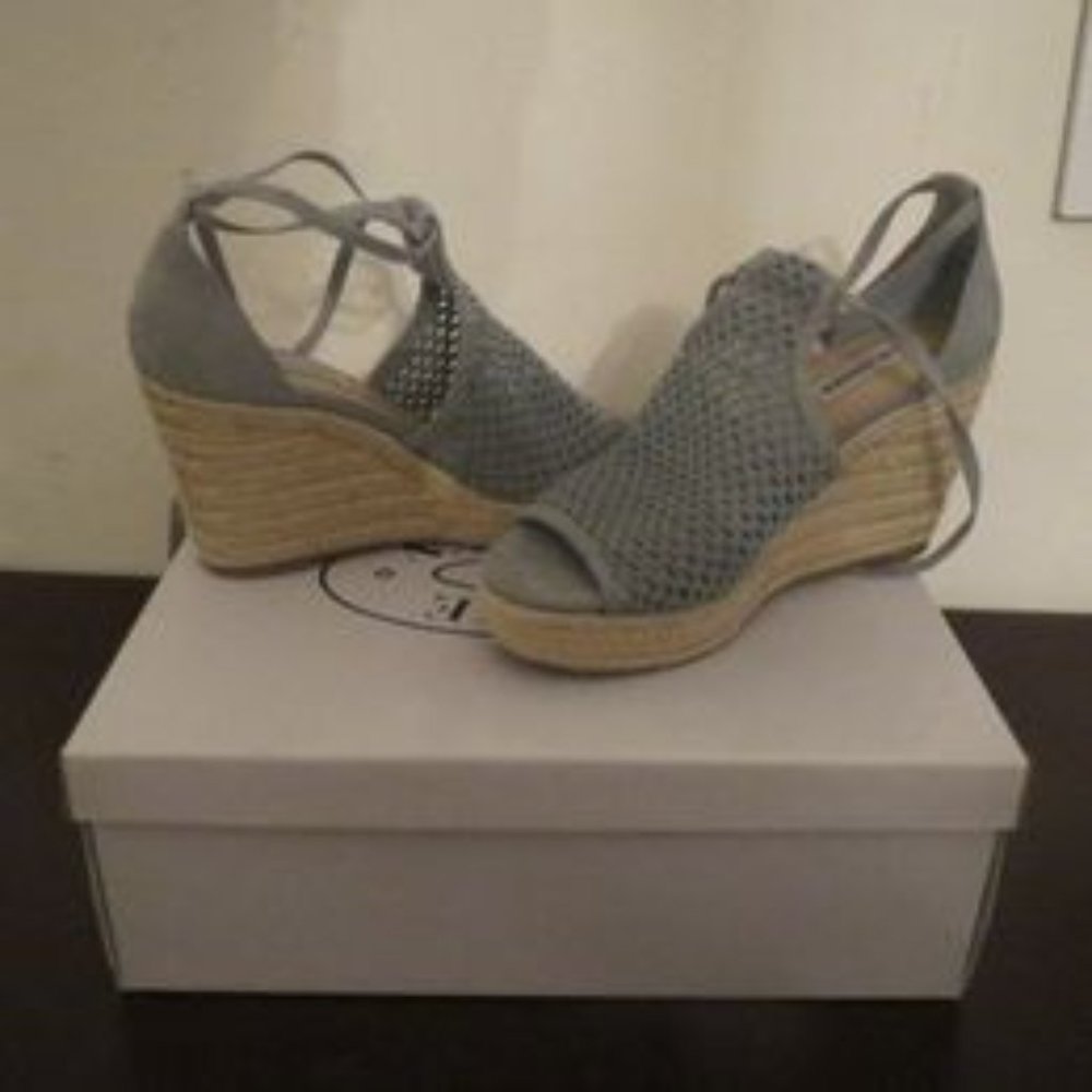 Steve Madden Bambino Sage Size 8 Sandal - New in Box